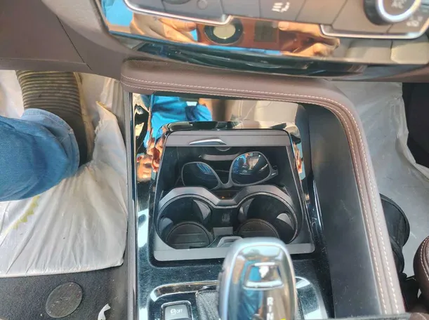 Car image 39