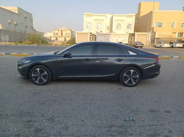 Car image 8