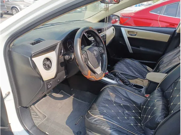 Car image 11