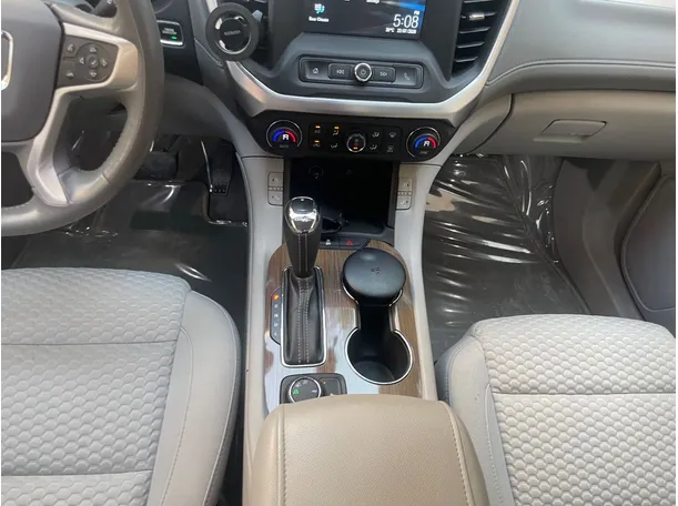 Car image 18