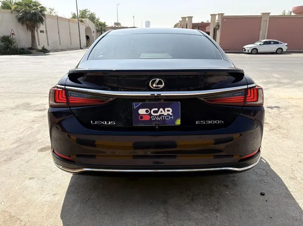 Car image 6