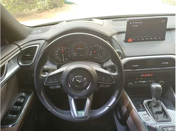 Car image 17