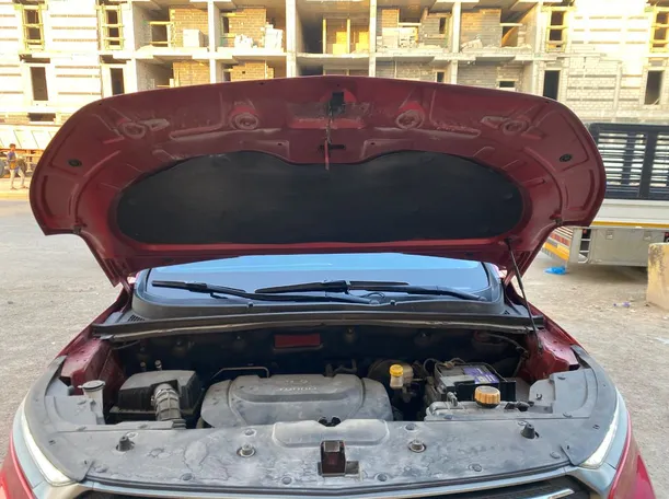Car image 25