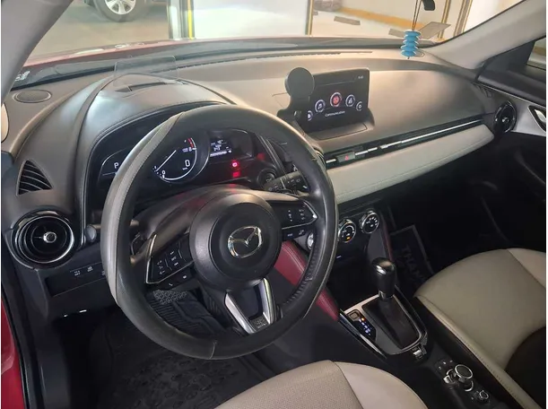 Car image 11
