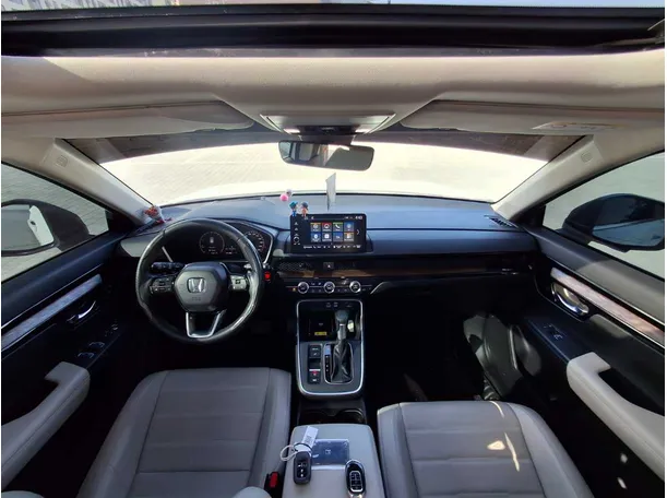 Car image 17