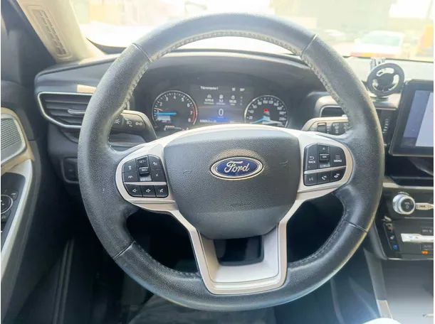 Car image 28