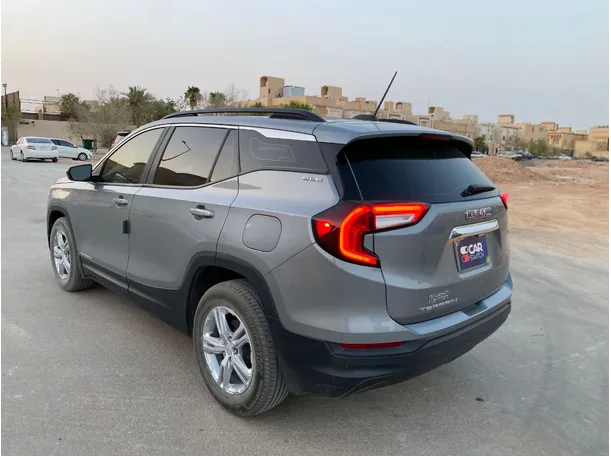 Car image 7