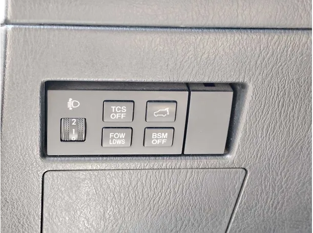 Car image 28