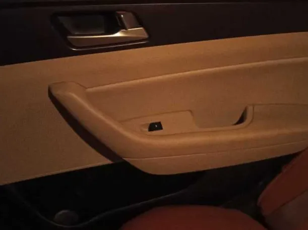 Car image 24