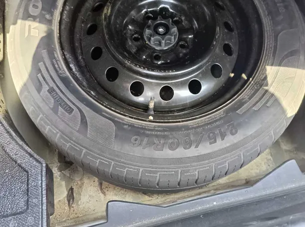 Car image 35