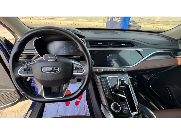 Car image 18