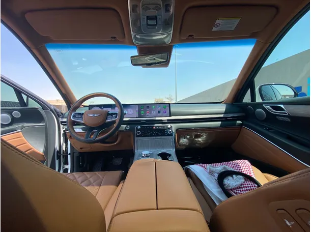 Car image 17