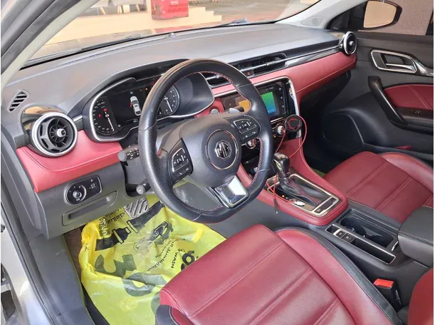 Car image 11