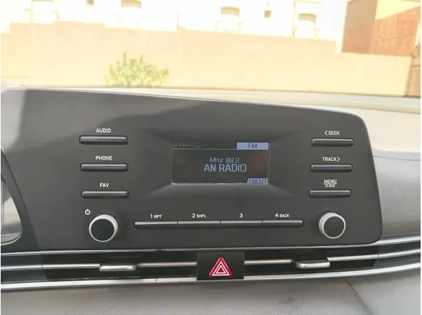 Car image 26