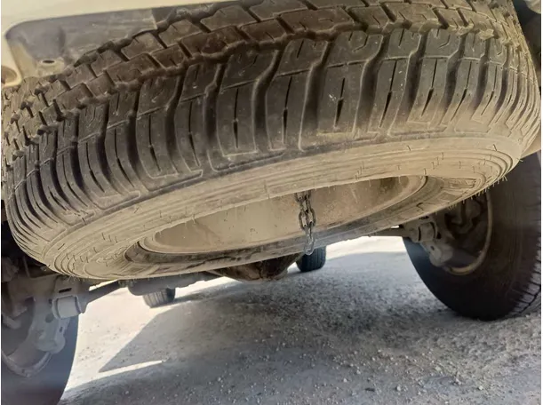 Car image 36