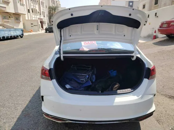 Car image 29