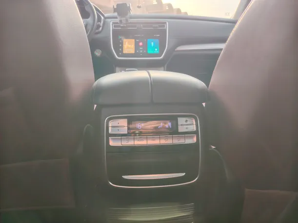 Car image 25