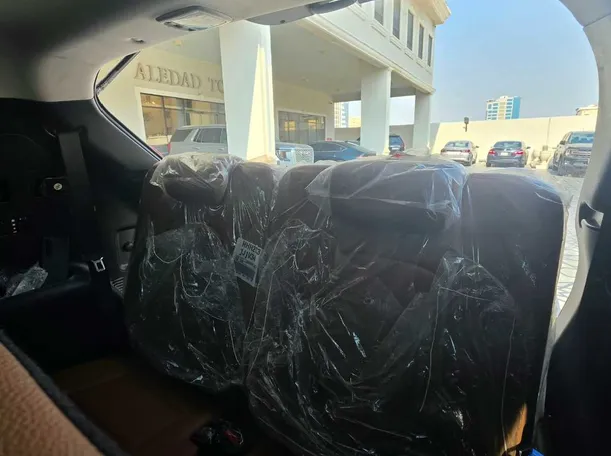 Car image 21