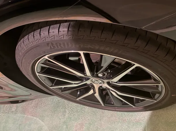 Car image 10