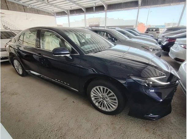 Car image 4