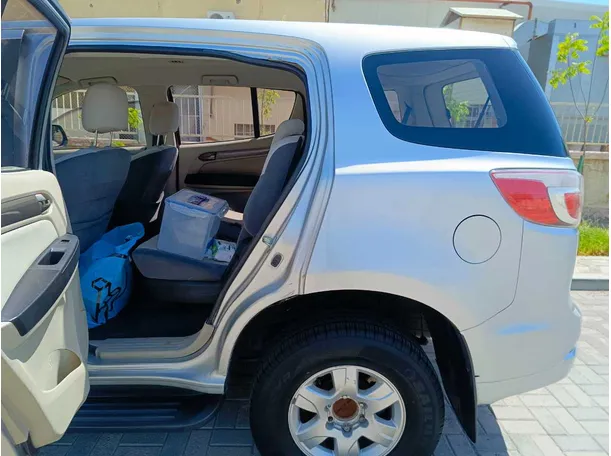 Car image 17
