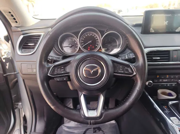 Car image 24