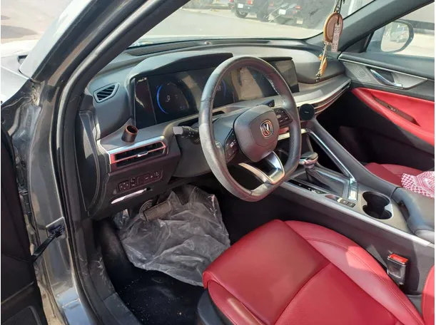Car image 11