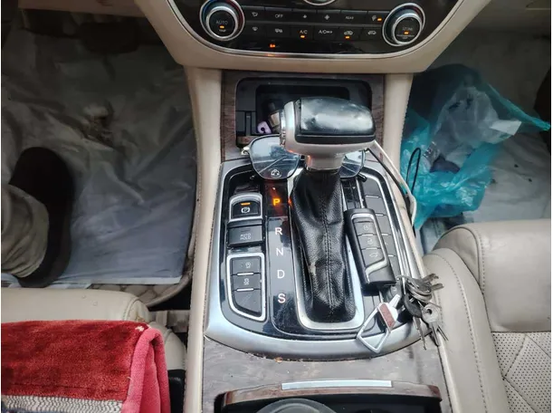 Car image 21