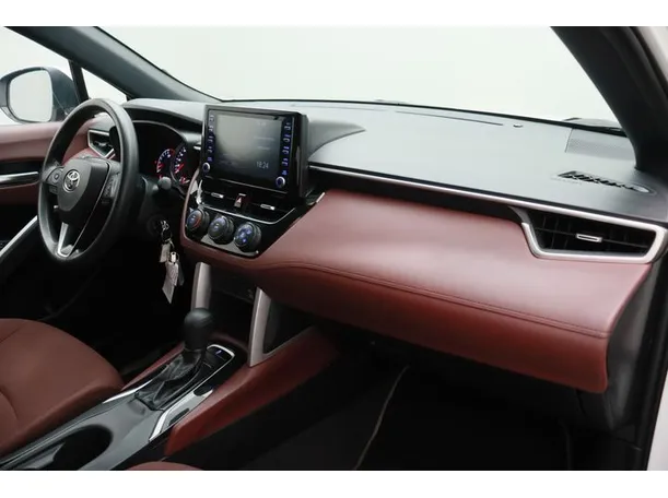 Car image 10
