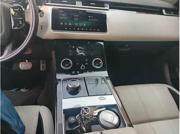 Car image 28
