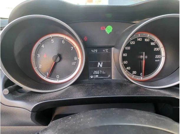 Car image 19