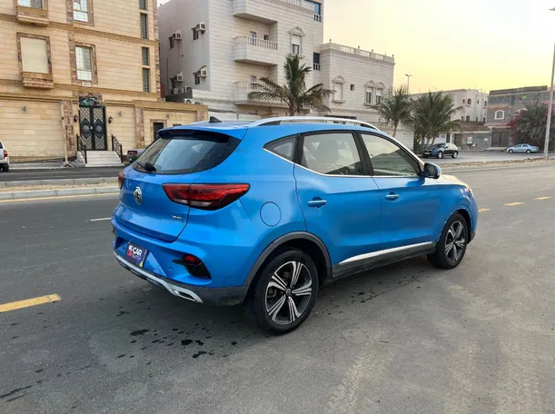 Car image 5