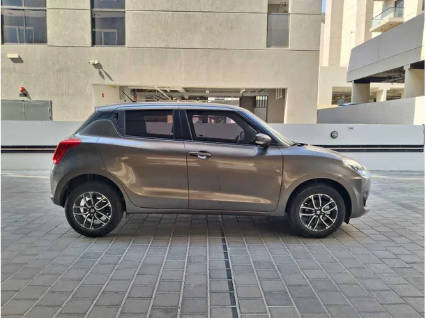 Car image 8