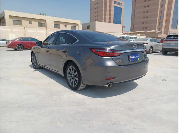 Car image 7
