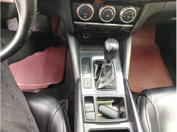Car image 24