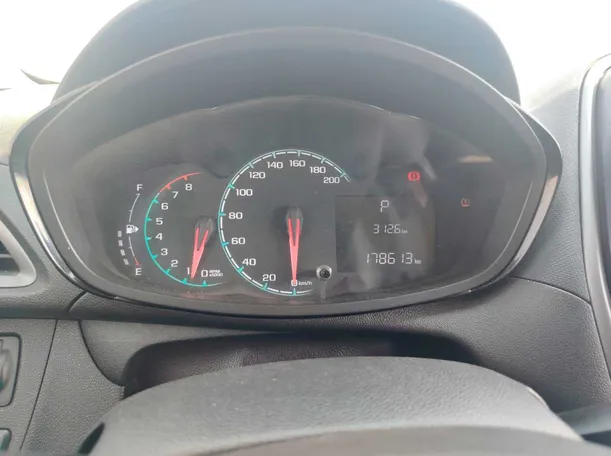 Car image 24