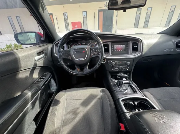 Car image 16