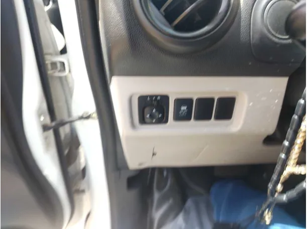 Car image 35
