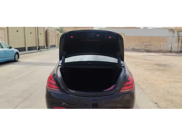 Car image 24