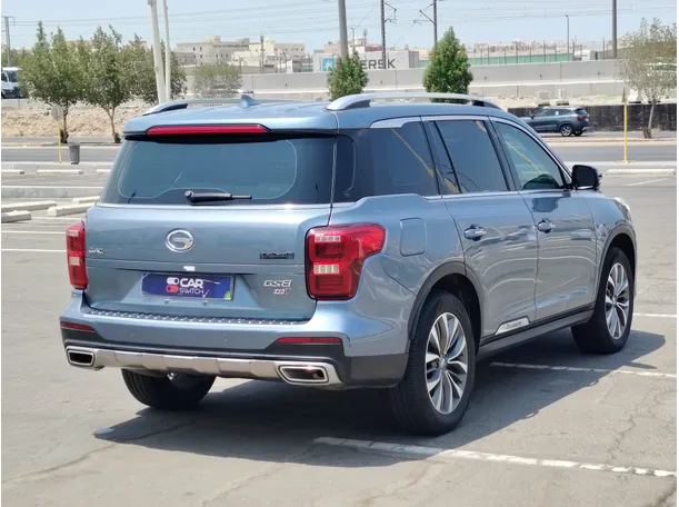Car image 5
