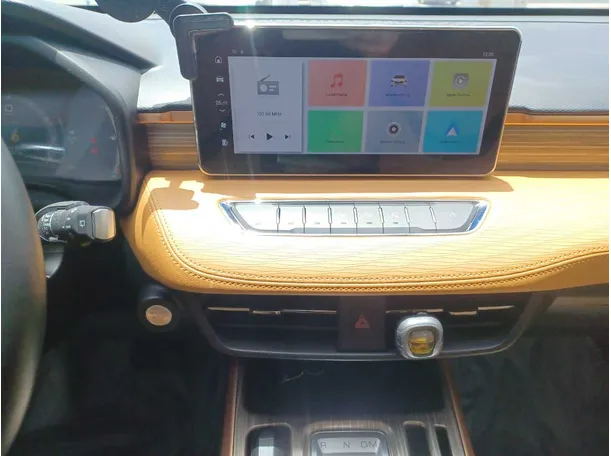 Car image 15