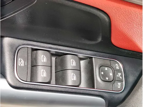 Car image 28
