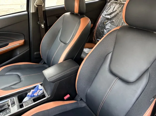 Car image 13