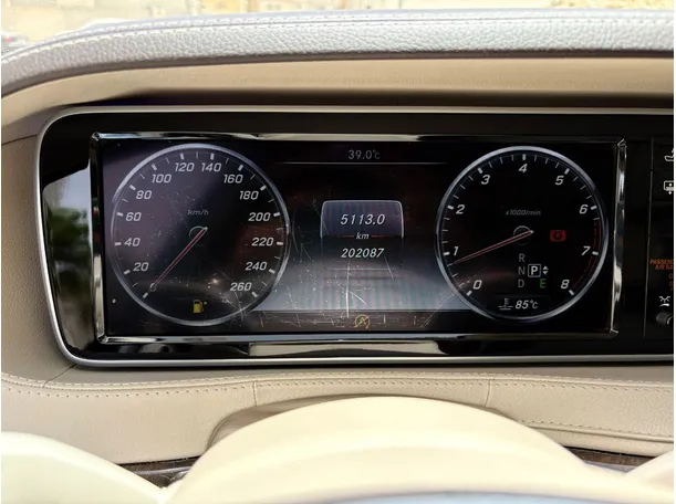Car image 23