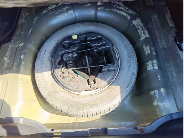 Car image 31