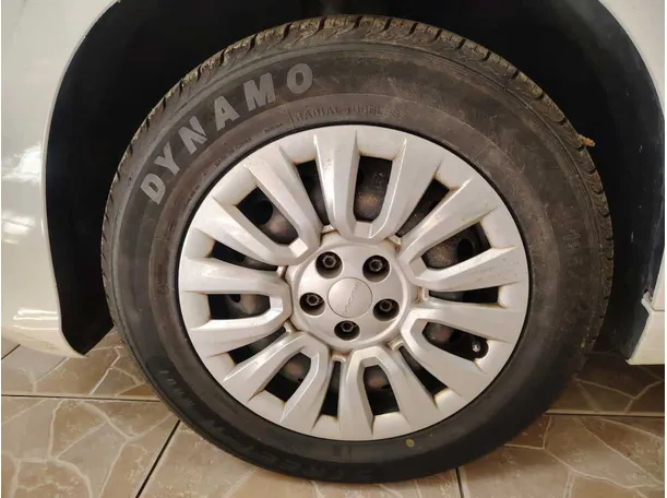 Car image 10