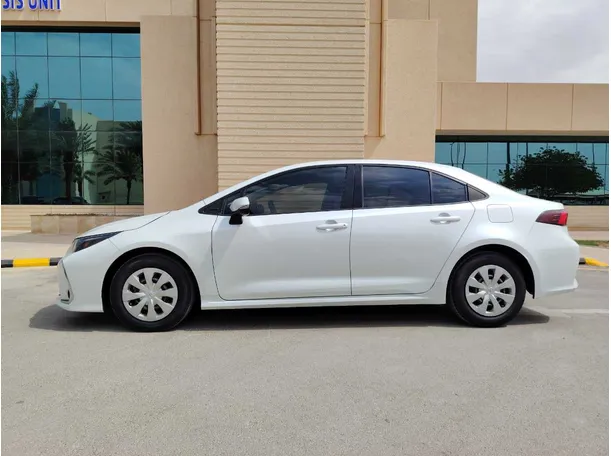 Car image 8