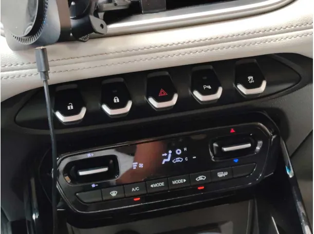 Car image 31