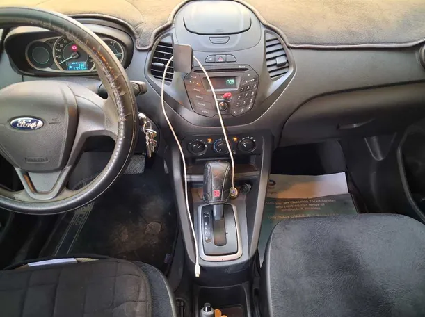Car image 14