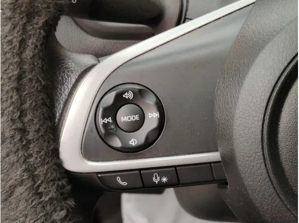 Car image 30